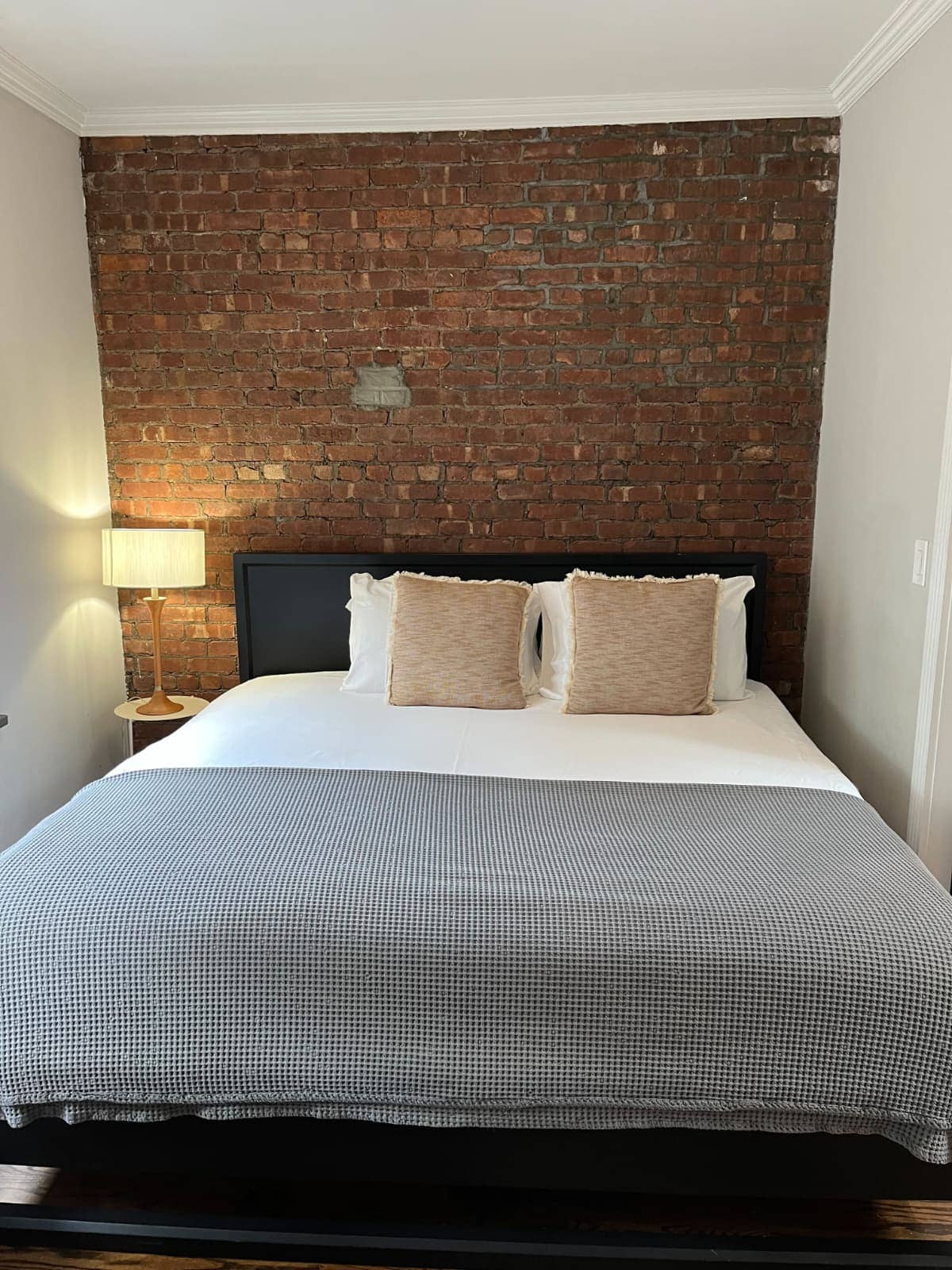 Bedroom accent wall cleaning