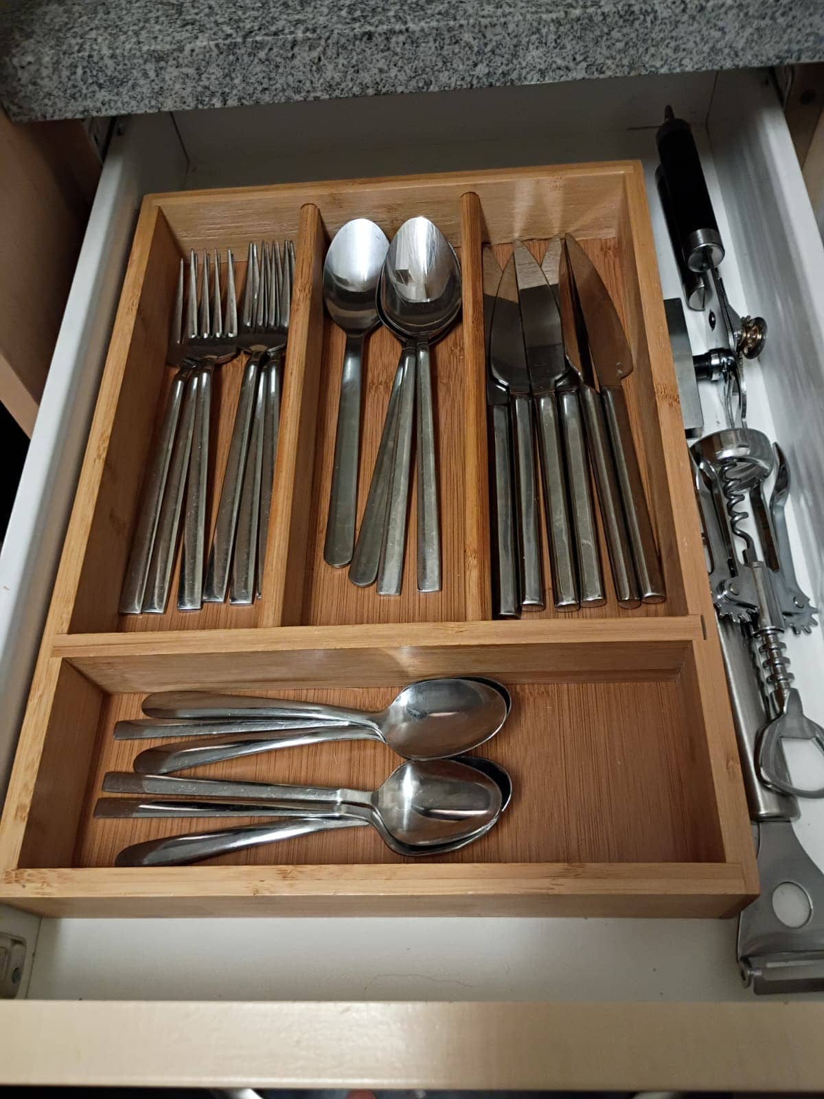 Detail cleaning kitchen drawer